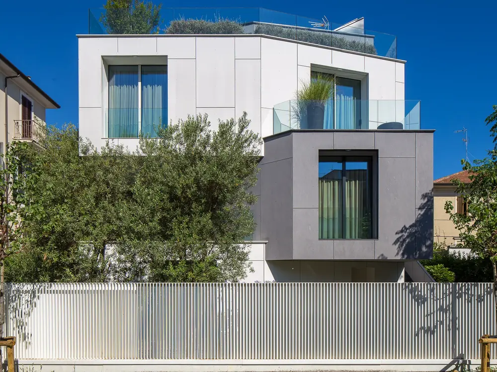 Ristrutturazione residenza con esterni.